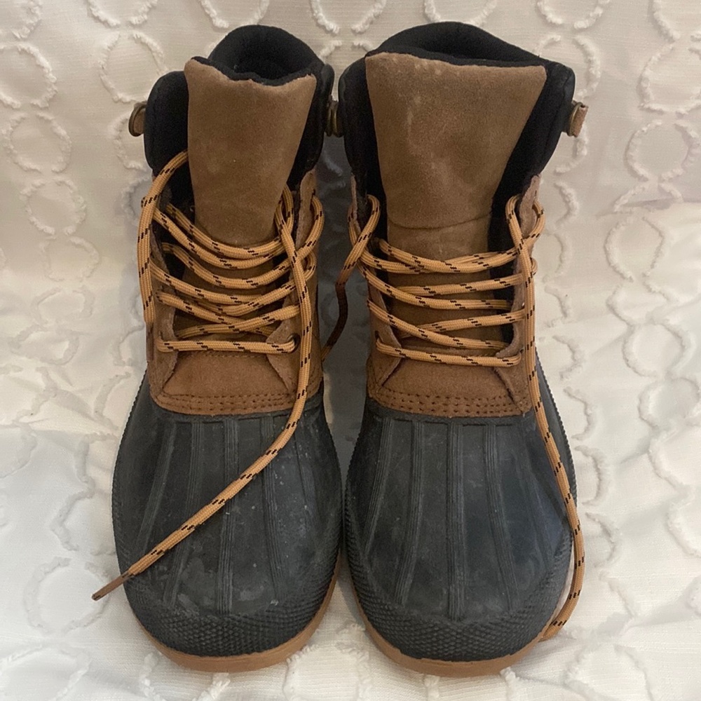 Goodfellow size 9 Duck Boots